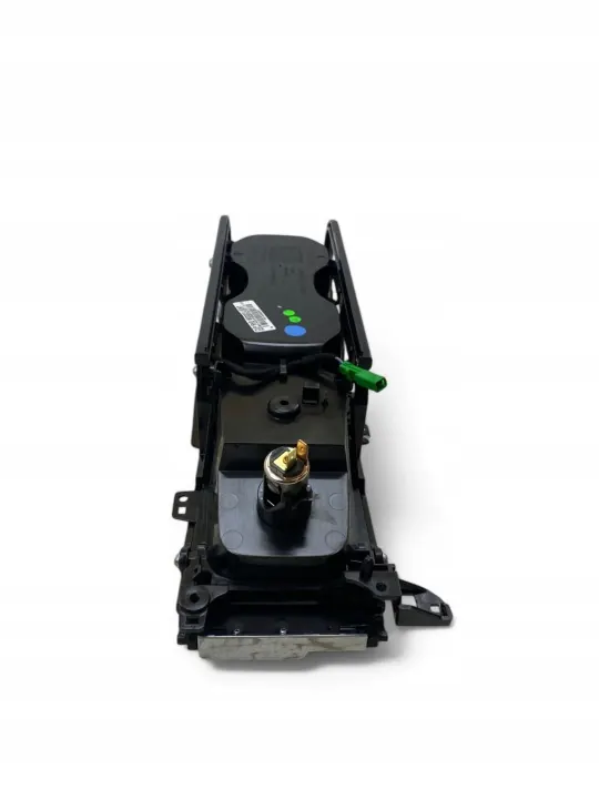 Volvo XC60 Bekerhouder OEM 31469627 Dashboard image 10