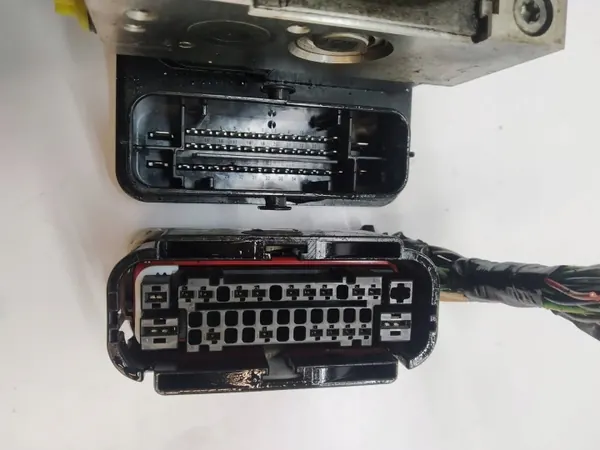 Pompe ABS 9814482780 10.0220-0675.4 Ford Fiesta Mk7 image 4