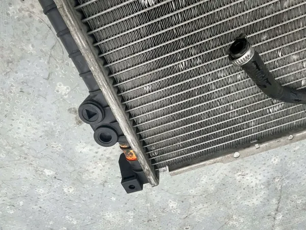 Radiateur d'eau OEM 201608A8 pour BMW 5 E39 image 5