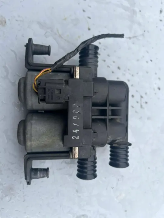 Radiateur d'eau OEM 201608A8 pour BMW 5 E39 image 6