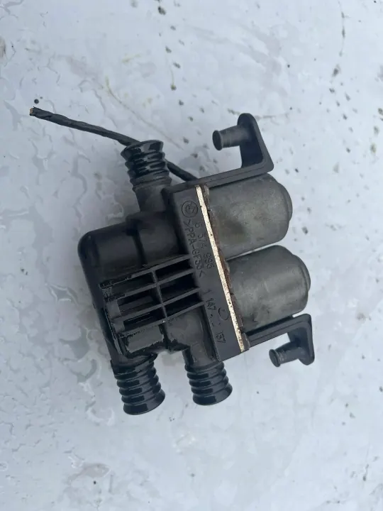 Radiateur d'eau OEM 201608A8 pour BMW 5 E39 image 9