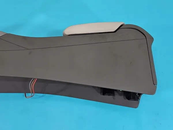 Armrest Tunnel Audi A5 8T OEM image 6