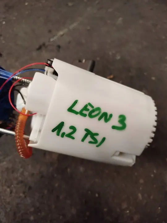 AUDI A3 8V GOLF VII TSI Brandstofpomp 5Q0919051M image 3