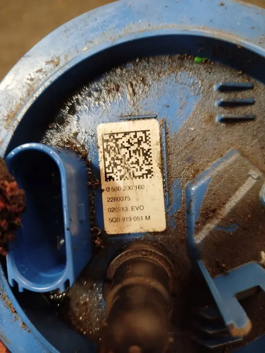 AUDI A3 8V GOLF VII TSI Brandstofpomp 5Q0919051M image 5
