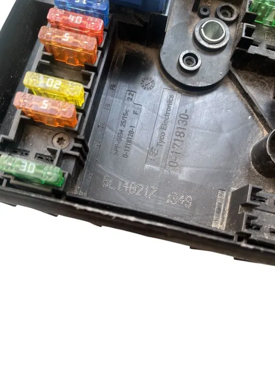 Gebrauchte Sicherungskasten OEM 2K0937805A Volkswagen Caddy image 4