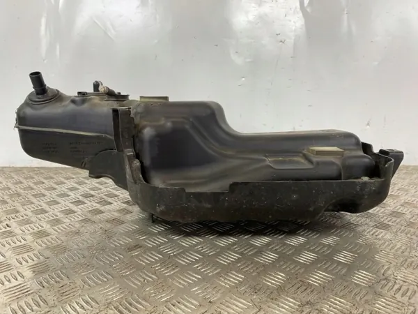 Tanque AdBlue Jeep usado OEM FOB35547 para Cherokee image 6