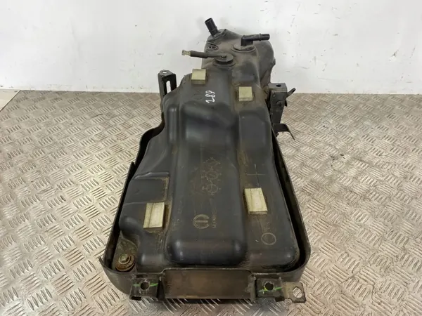 Tanque AdBlue Jeep usado OEM FOB35547 para Cherokee image 7