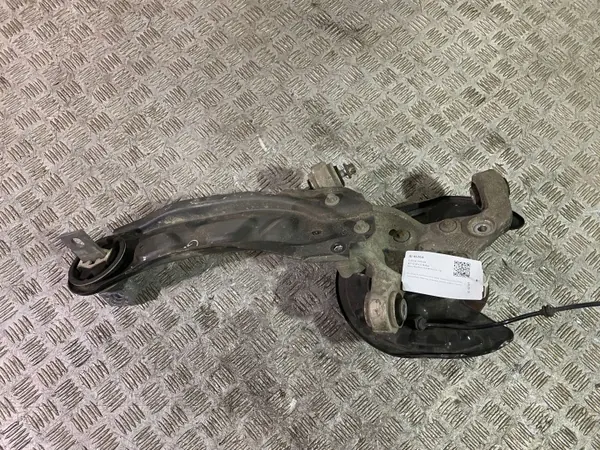 Mercedes-Benz GLA W156 Bakhjulsnav OEM 2460306 image 4