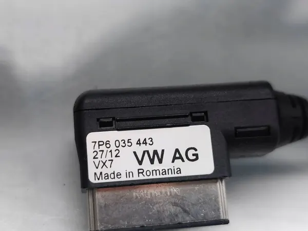 OEM 5W0035554B Dock iPod pour VW Touareg 2013 image 7