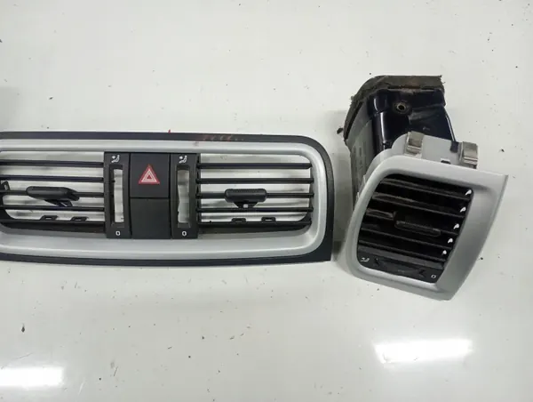 Rejilla Skoda Fabia II OEM FABN44 - Usado image 6
