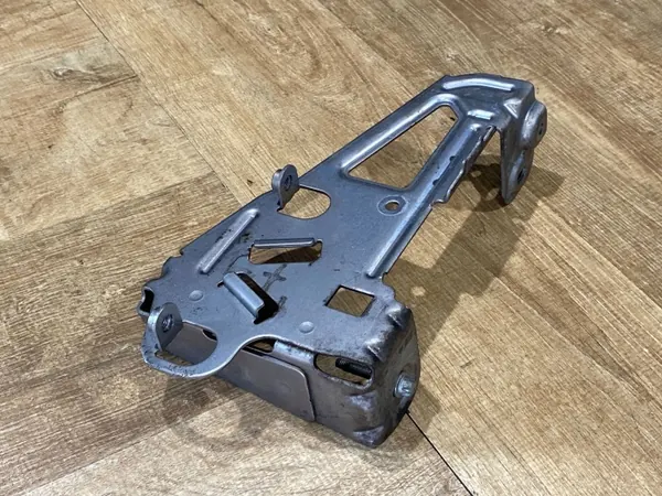 Polttoainesuodattimen Kiinnike OEM A6540780141 Mercedes S-Sarja image 3