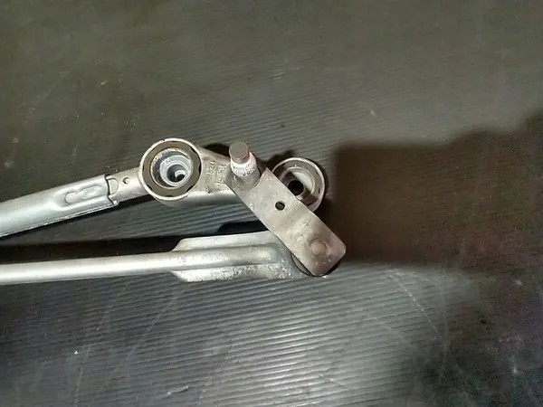 AUDI Q7 4L Pyyhkijämekanismi 4L1955119A image 2