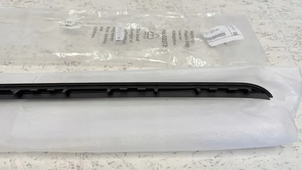 Joint de pare-brise gauche BMW 4 i4 G26 OEM 7933087 image 7
