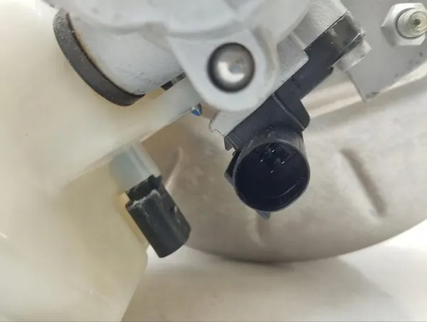 Bomba de Freio Porsche PANAMERA 2018 971614105M image 5