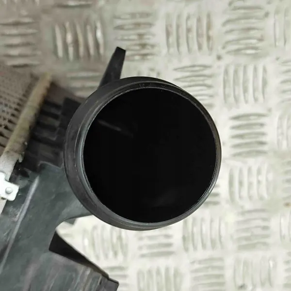 Peças de refrigeração Nissan Qashqai III 1.3L 116kw OEM 214106UB0B image 3