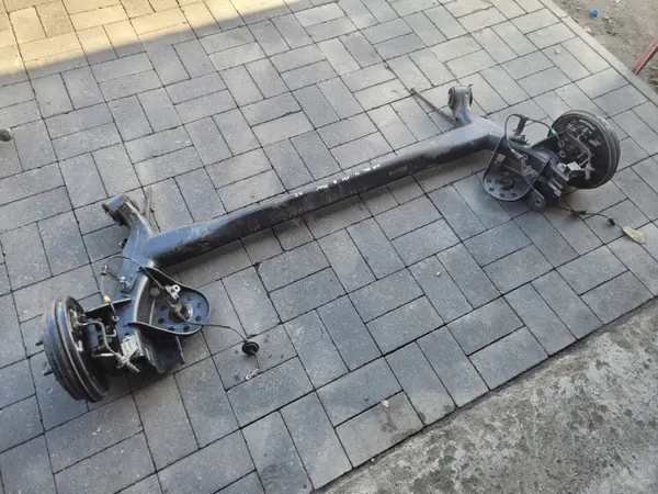 Kia Rio IV 17r 1.2 Hinterachsträger OEM Gebraucht image 7
