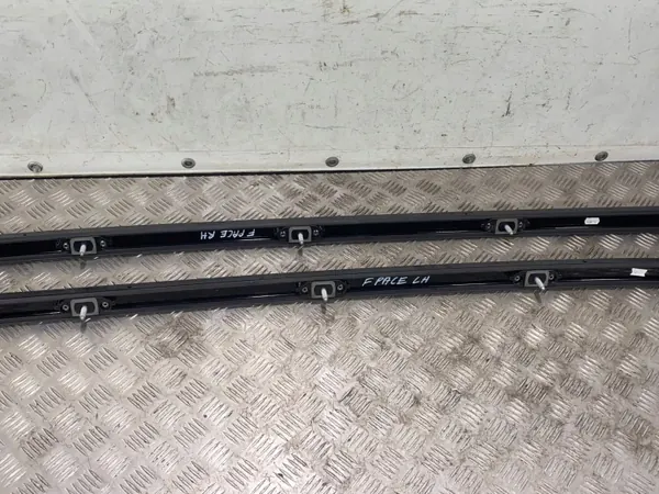 Barras de techo Jaguar F-Pace OEM FBZ19264 - Usado image 7