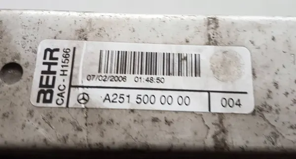 Intercooler Mercedes OEM A2515000000 - Usado image 7