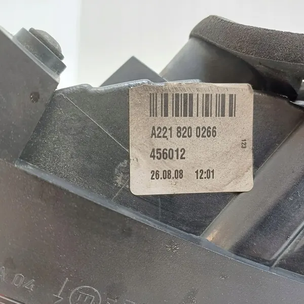 Mercedes-Benz OE A2218200266 rechter achterlicht image 7