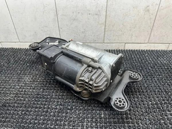 BMW X5 F15 Rear Air Suspension Compressor 20202410 image 2