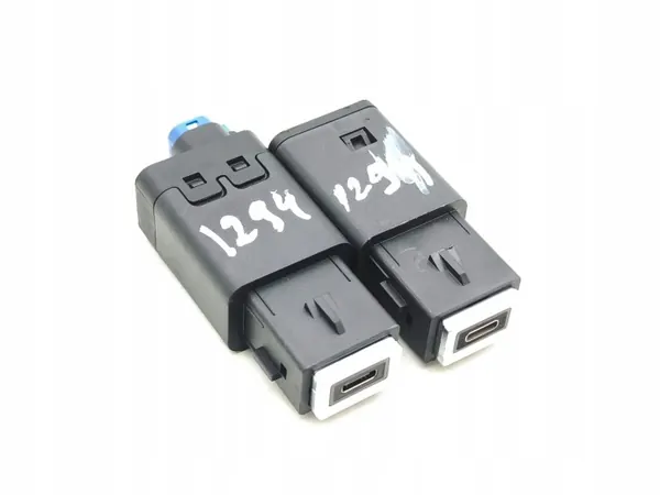 Peugeot 3008 III USB-Steckdose OEM 9851608480 image 2