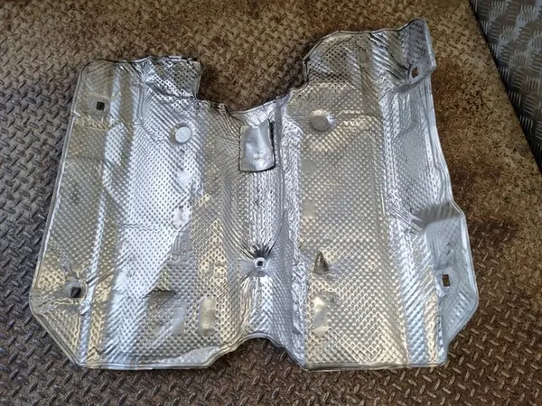 Brandstoftankbescherming Dodge Challenger 2018 68228897AB image 6