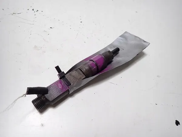 Iniettore VW AUDI 1.9 TDI 038130202A image 2