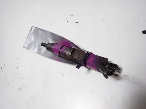 Iniettore VW AUDI 1.9 TDI 038130202A image 5