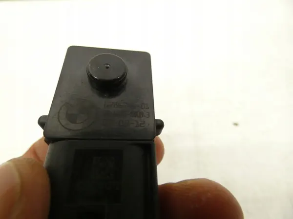 BMW E91 E87 E90 F01 F10 F30 MINI Pressure Sensor image 5