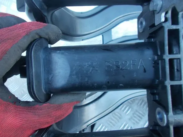 Inlaatspruitstuk OEM 9810940680 1.2 VTI Opel Citroen Peugeot image 6