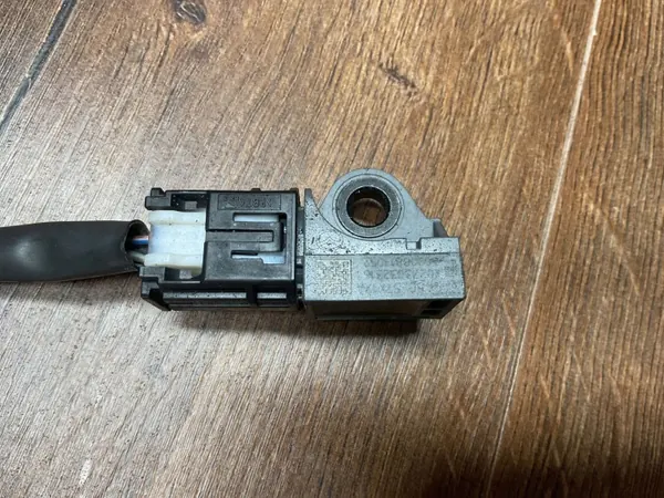 Sensor de impacto Mazda 3 2016- OEM G46C-57K1XA image 6