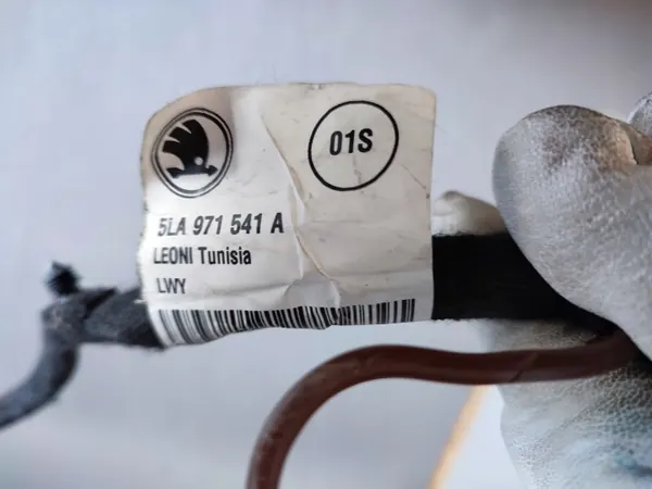 Engate OEM 5LG803881C para Skoda Enyaq - Usado image 6