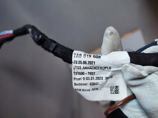 Engate OEM 5LG803881C para Skoda Enyaq - Usado image 7