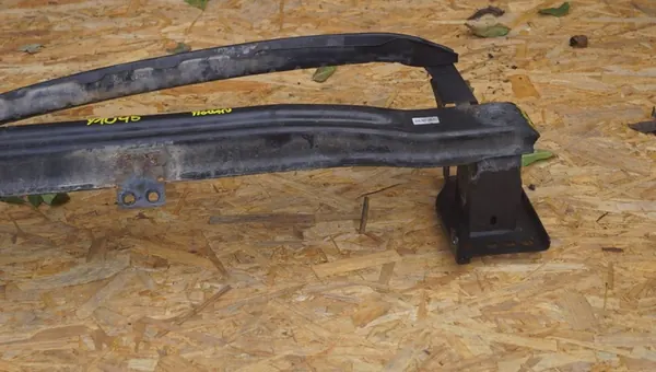 Volkswagen OE 5N0807109F puskurin tuki image 6