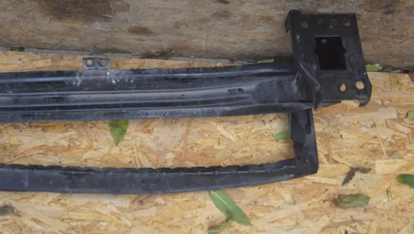 Volkswagen OE 5N0807109F puskurin tuki image 8