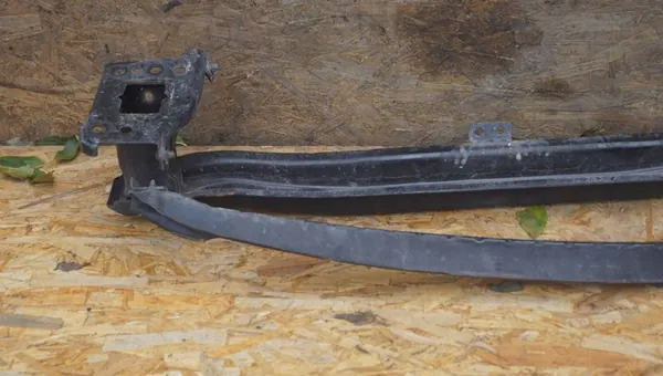 Volkswagen OE 5N0807109F puskurin tuki image 9