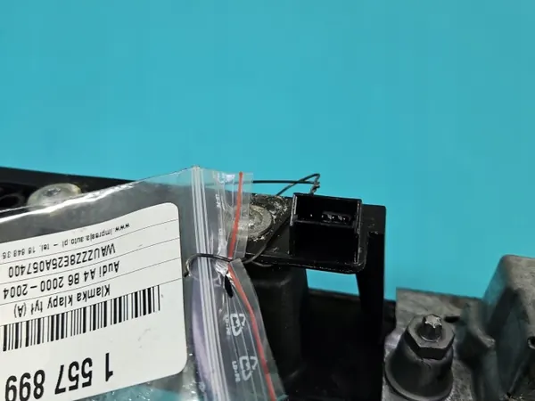 Audi A4 B6 Heckklappengriff OEM 8P4827574 image 4
