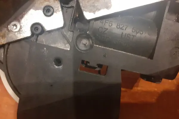 Bagagelås AUDI A8 (4H_) 4F5827505B image 3