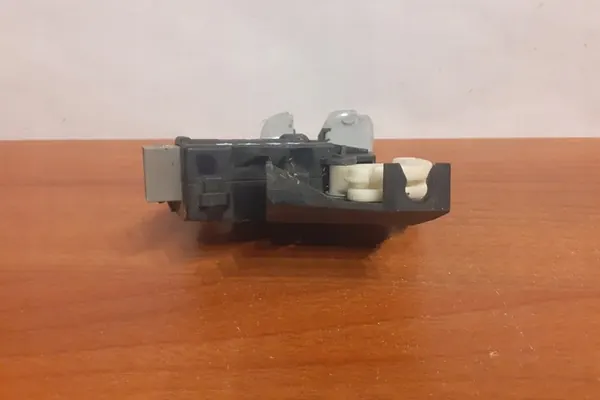 Bagagelås AUDI A8 (4H_) 4F5827505B image 4