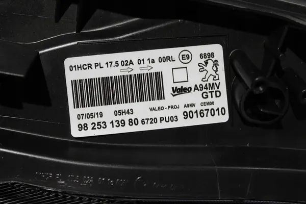 Peugeot 2008 I 2017 Voorlinker koplamp OEM image 3