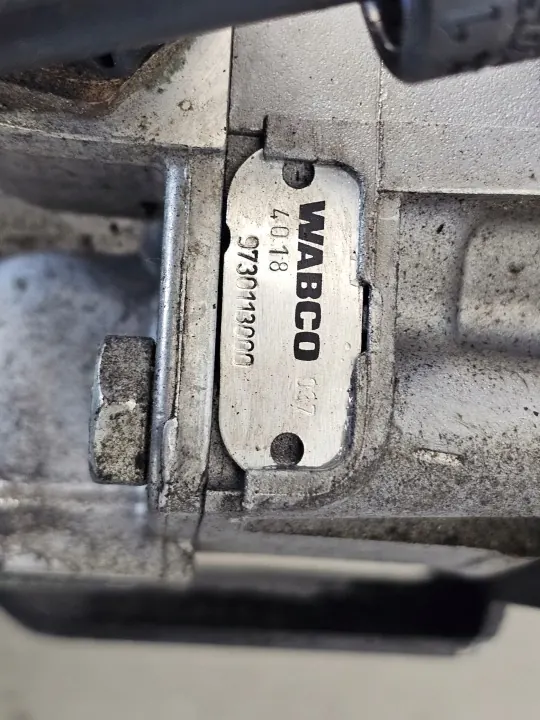 Scania EBS enkele modulator OEM 2653379 - Gebruikt image 6