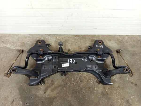 Travesaño delantero Hyundai I30 2017 OEM 62401-G4AA0 image 2