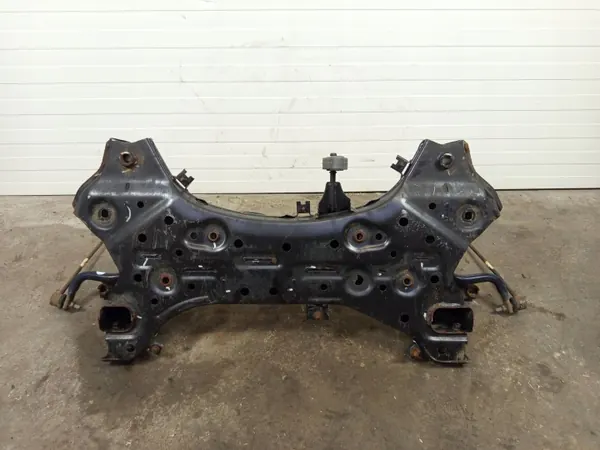 Travesaño delantero Hyundai I30 2017 OEM 62401-G4AA0 image 3