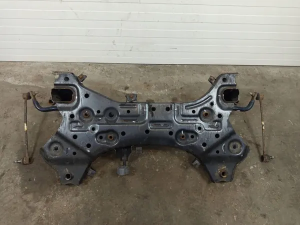 Travesaño delantero Hyundai I30 2017 OEM 62401-G4AA0 image 4