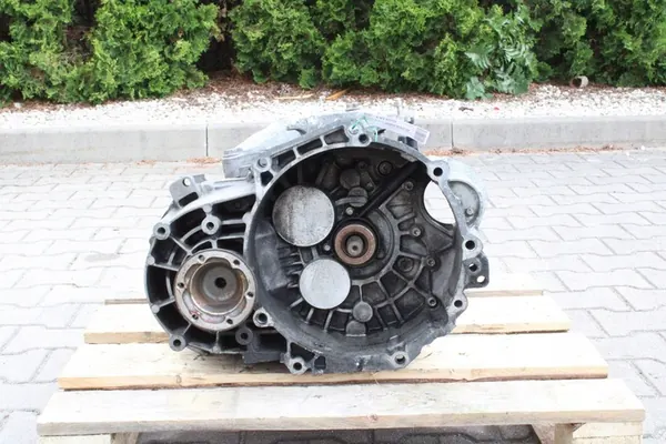 Volkswagen PASSAT B6 2008 KDN 02Q300042 Vaihteisto image 2