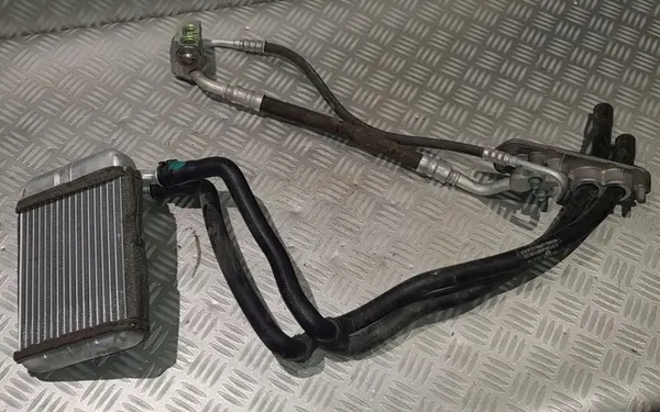 AUDI Q7 Takalämmitysjäähdytin täydellinen letkuilla OEM image 4