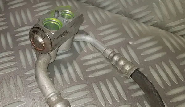 AUDI Q7 Takalämmitysjäähdytin täydellinen letkuilla OEM image 5