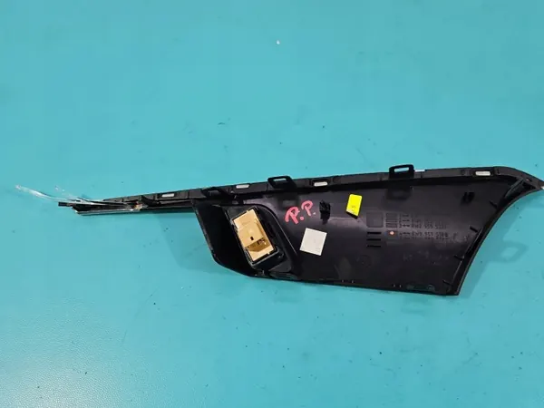 OEM 8W0959522A Oikea Etuovenkahvan Valo Audi A4 B9 image 4