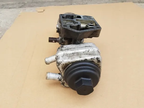 Oljefilterhus / Audi A2 1.4 TDI / 045115389D image 2