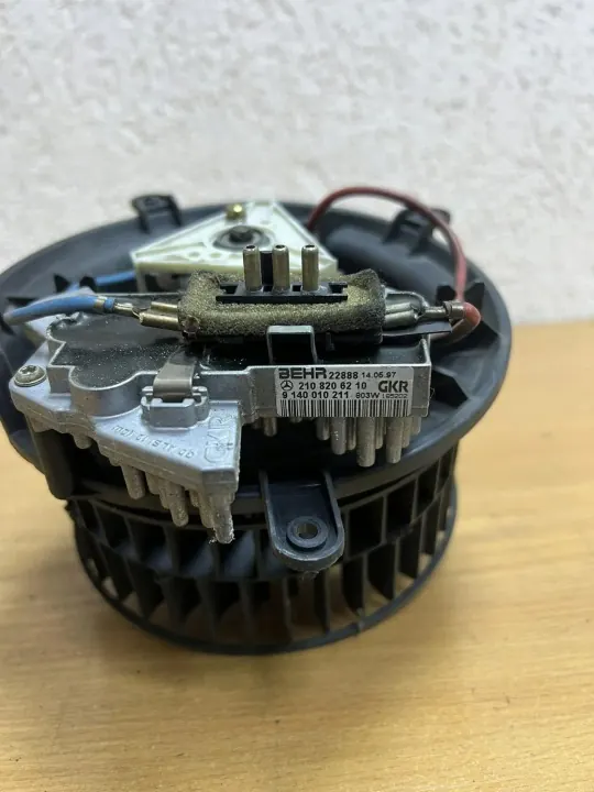Ventilador de arrefecimento OEM D8653 Mercedes-Benz E W210 image 5